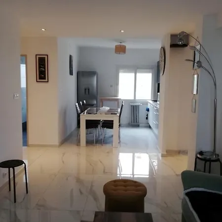 Beautiful And Spacious Well Located *